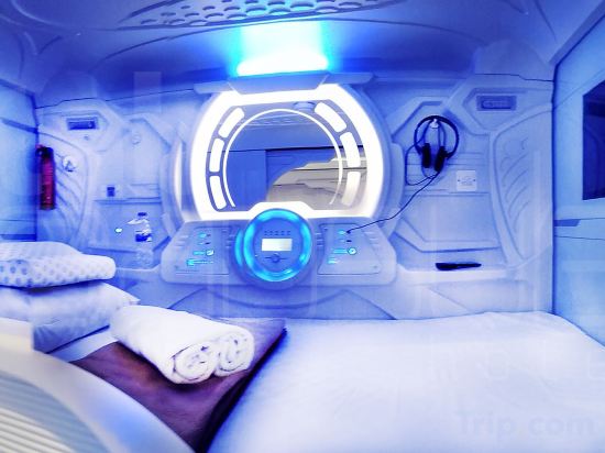 Фото Tab Capsule Hotel - Kayoon Surabaya