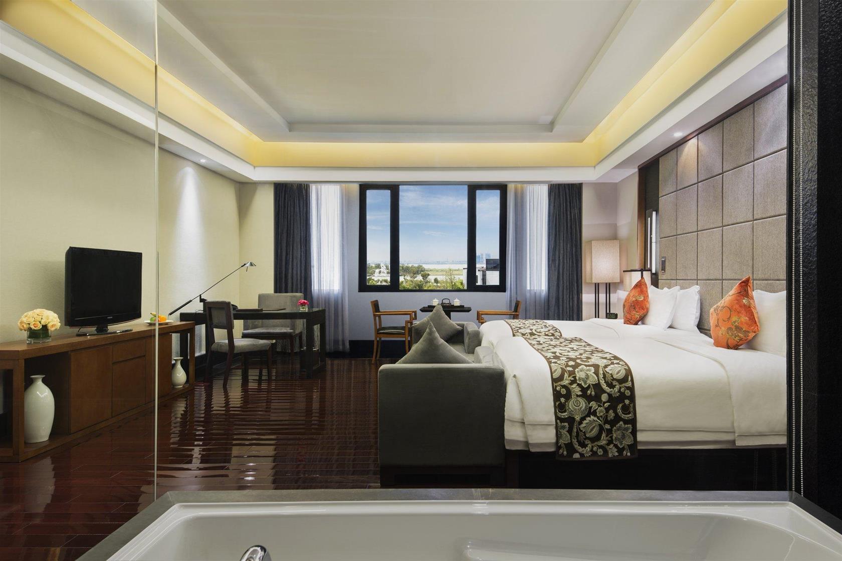 Фото Worldhotel Grand Dushulake Suzhou