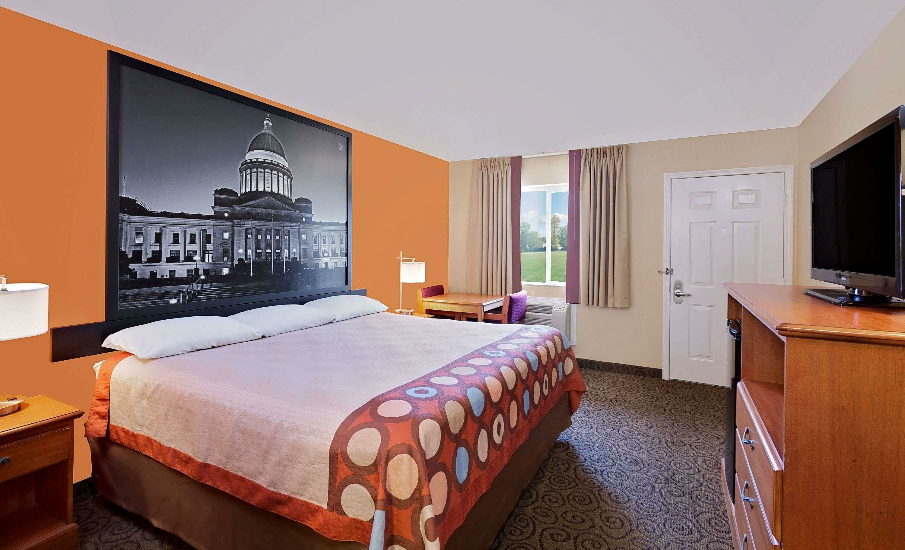 Фото Super 8 by Wyndham Siloam Springs