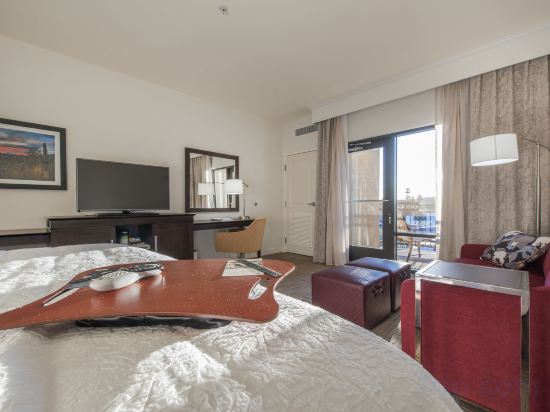 Фото Hampton Inn & Suites Phoenix Tempe