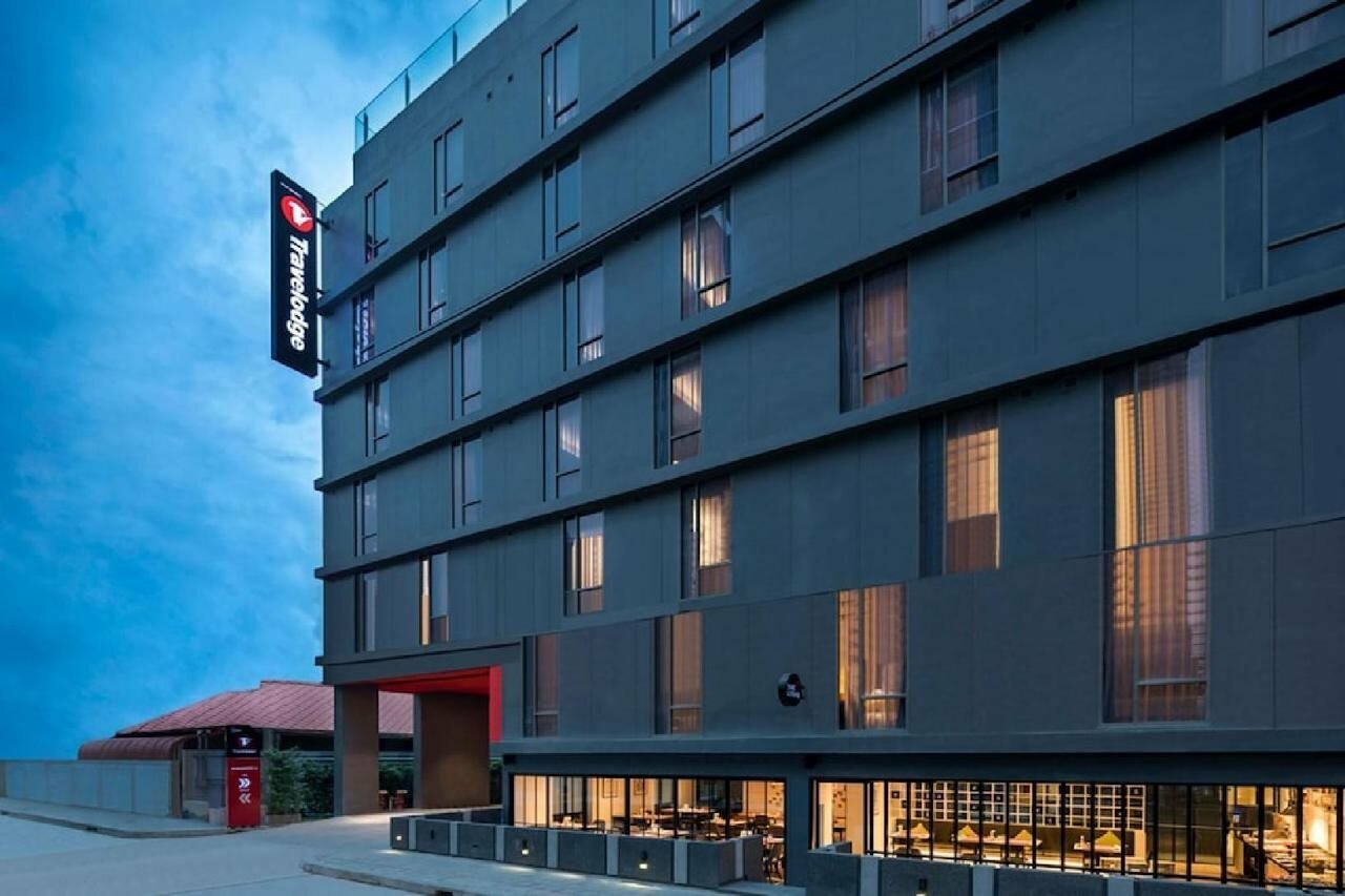 Фото отеля 2