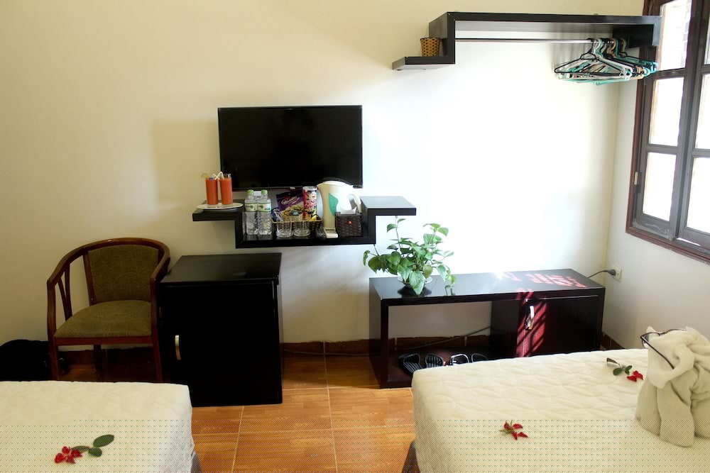 Фото Le Petit Hanoi Hotel