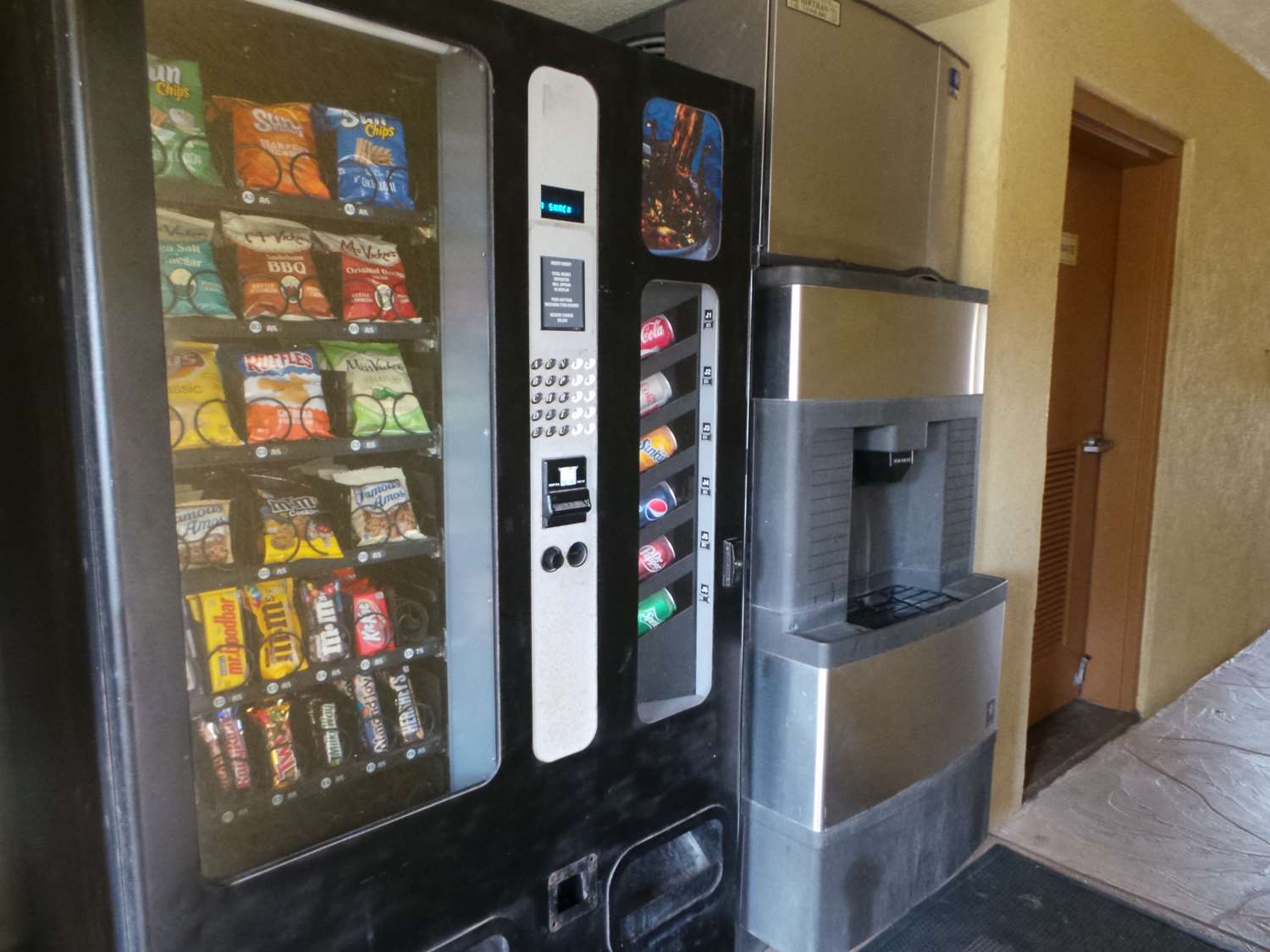 Фото Americas Best Value Inn & Suites Alvin Houston