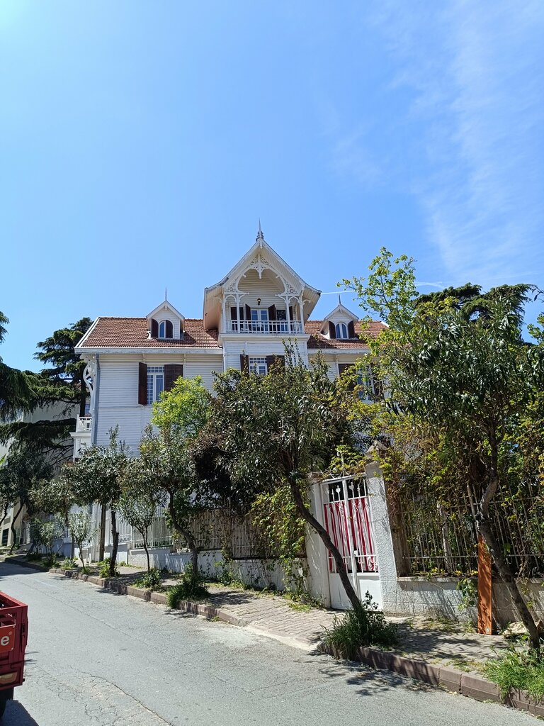 Administration Adalar Kaymakamligi, Adalar, photo