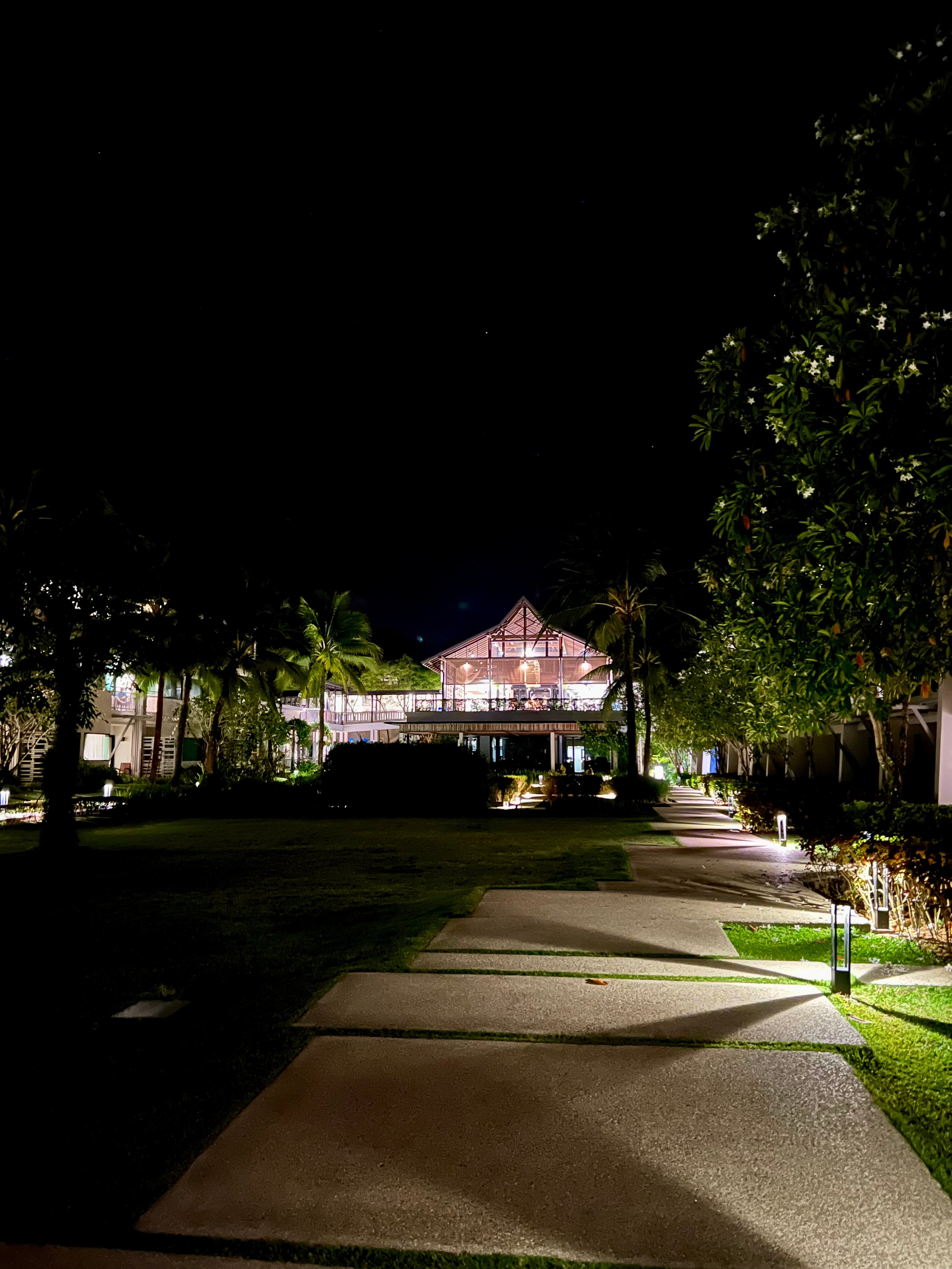 Фото Outrigger Khao Lak Beach Resort