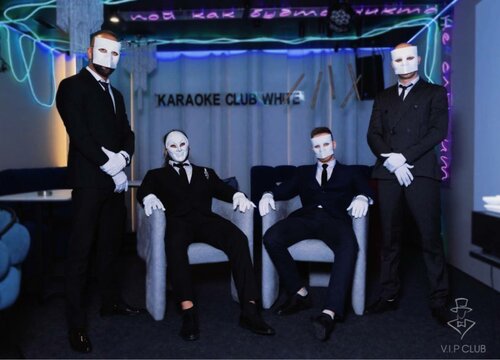 Ұйықтап жатқан адамның жыныс мүшесіне қол тигізу