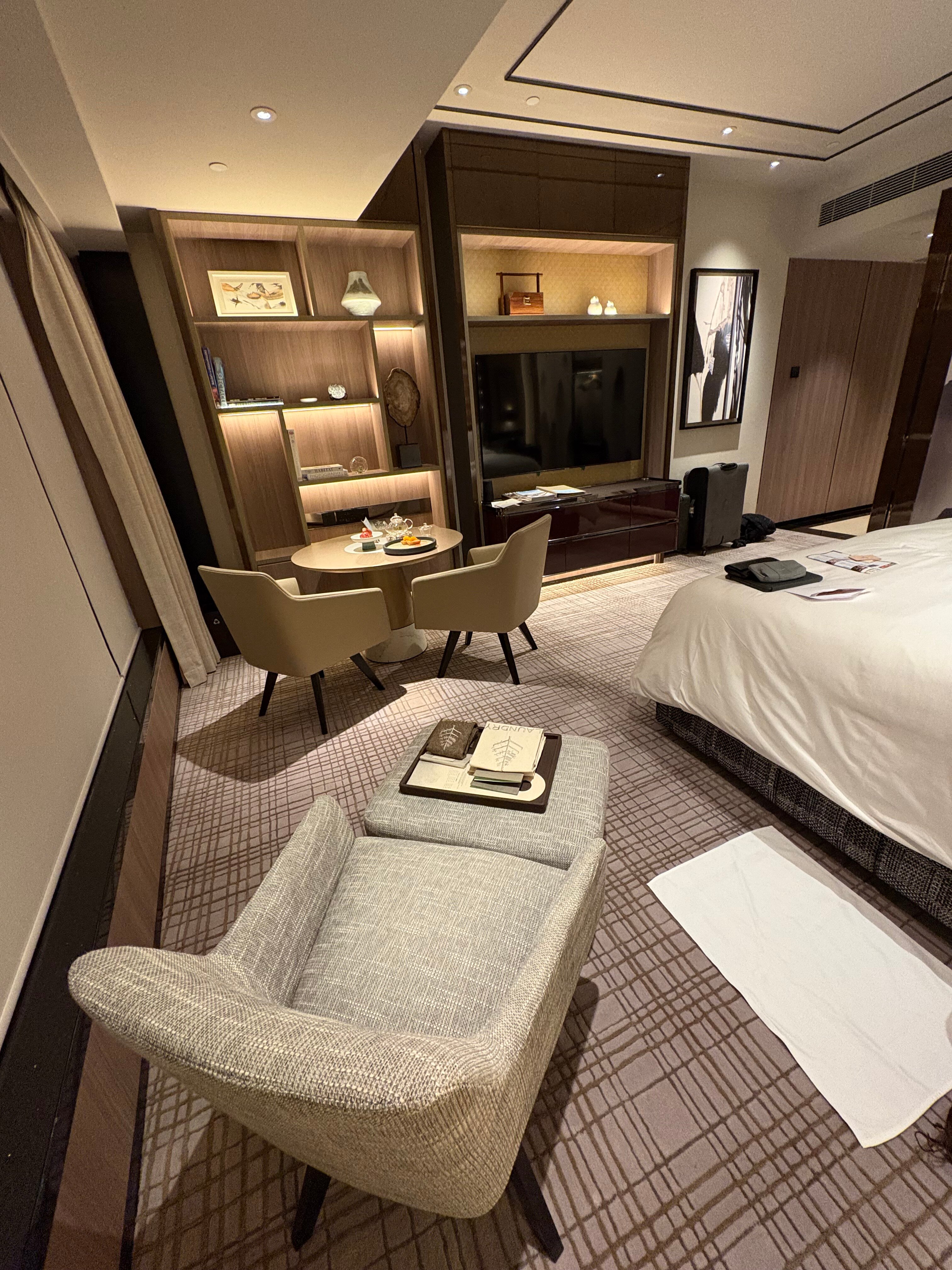 Фото Four Seasons Hotel Hong Kong