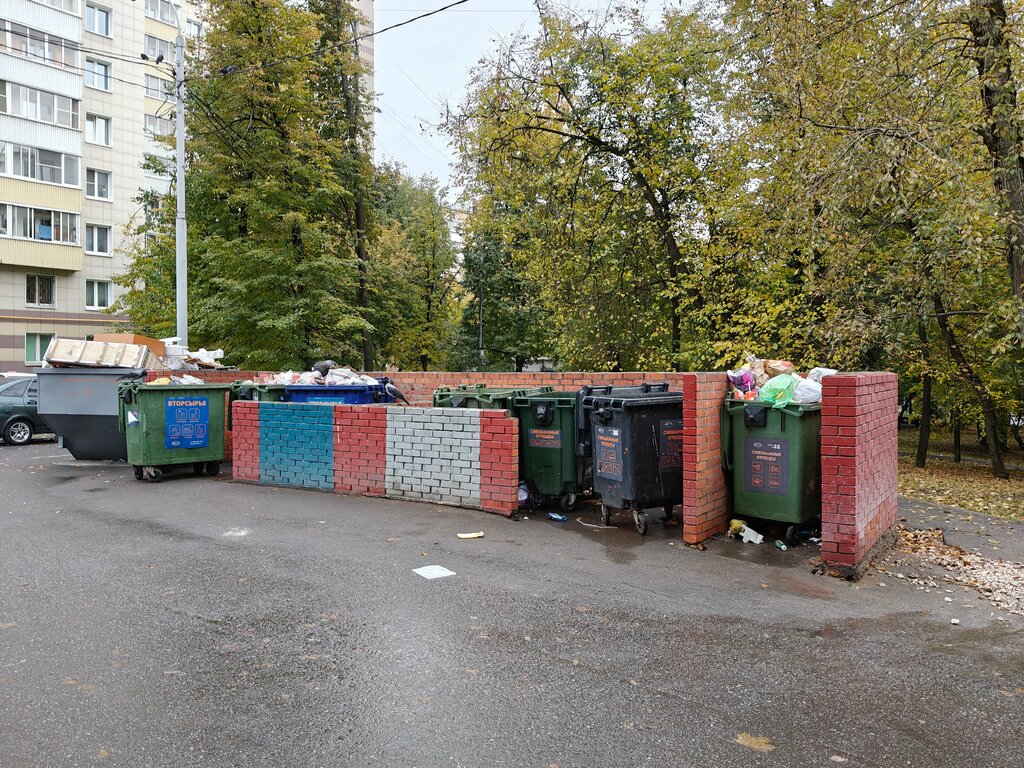 Trash and garbage disposal area Trash and garbage disposal area, Moscow, photo