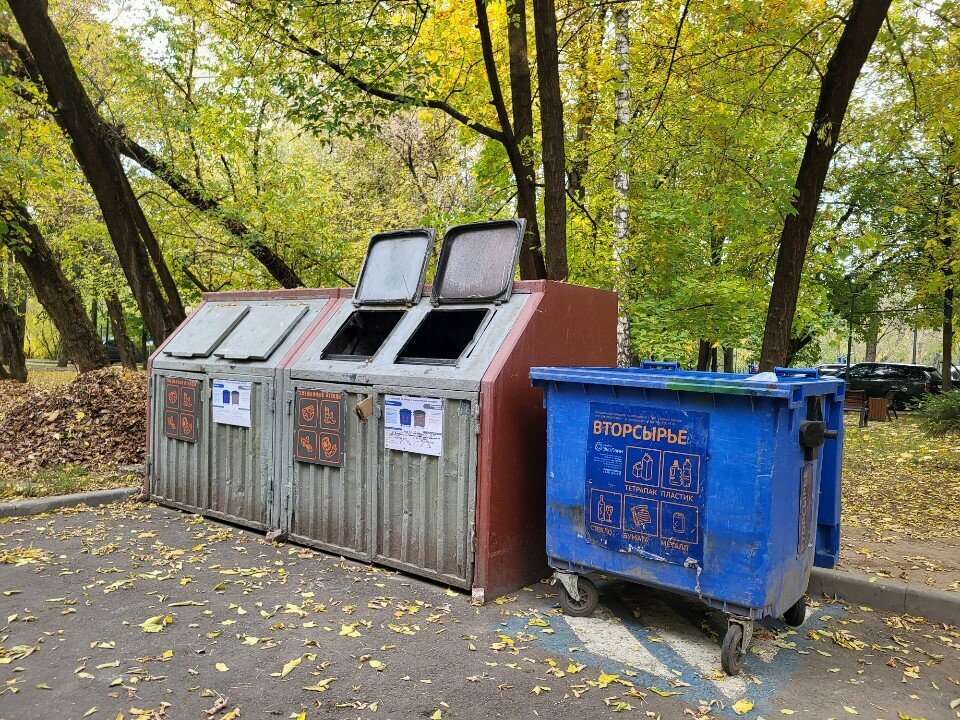 Waste sorting Waste sorting, Moscow, photo