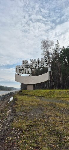 Миа Малкова мен Бранди Лав төсекте жігітпен көңіл көтеріп, демалып жатыр!