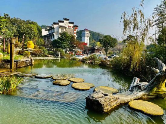 Фото Floral Hotel·Wuxi Yangshan taoyuan Hotel