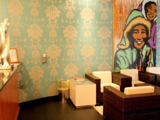 Фото Boutique 003 Koln am Dom