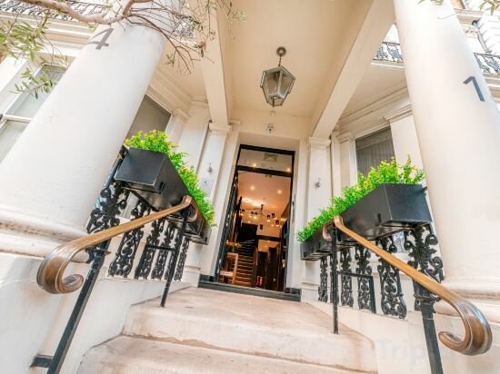 Фото Claverley Court