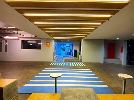 Фото Pop! Hotel Diponegoro Surabaya