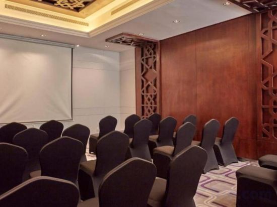 Фото Three Points Al Salama