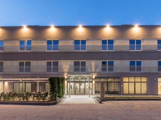 Фото отеля 2