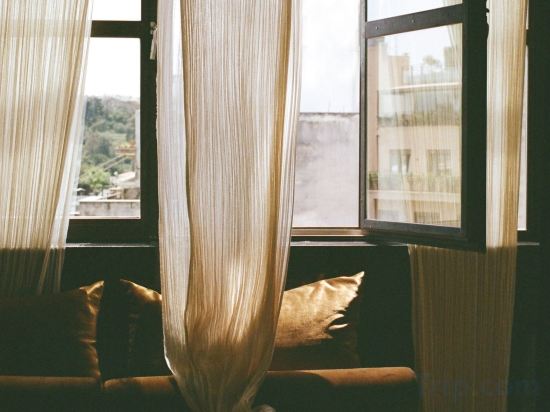 Фото Mona Athens