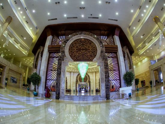 Фото Triumph Luxury Hotel