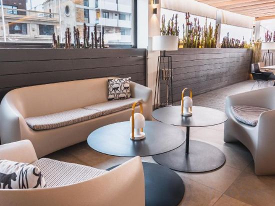 Фото Hotel Adonis Plaza