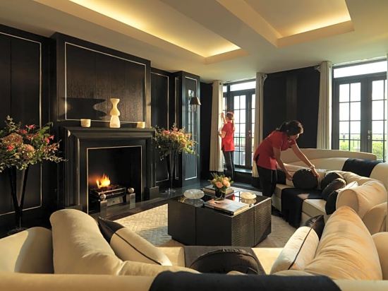 Фото Grosvenor House Suites
