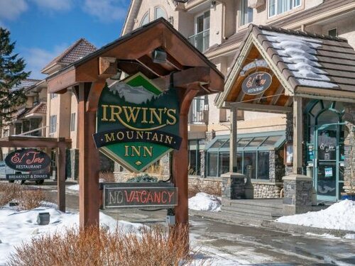 Внешний вид отеля Irwin's Mountain Inn в Банфе, фото 2