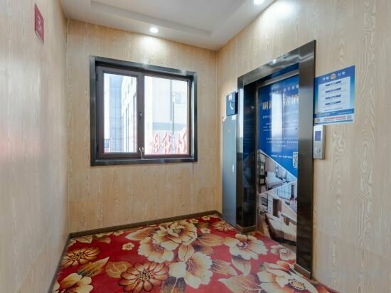 Hotel Minghu Light Hotel（Jinan Evergrande Riverside Left Bank Branch））, Jinan, photo