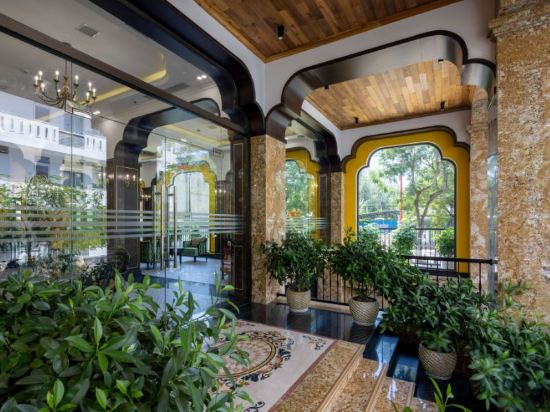 Фото Charming Beauty Hotel