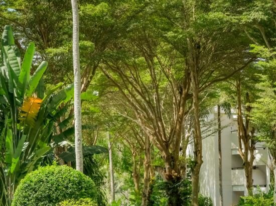 Фото Holiday Inn Resort Phuket Mai Khao Beach