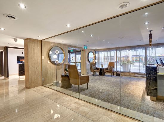 Фото Town Inn Suites