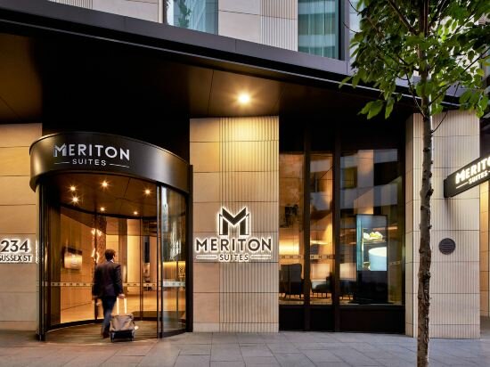 Фото Meriton Suites Sussex Street