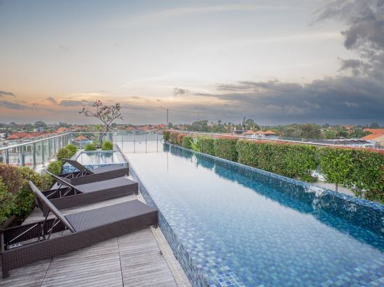 Фото Hotel Santika Seminyak