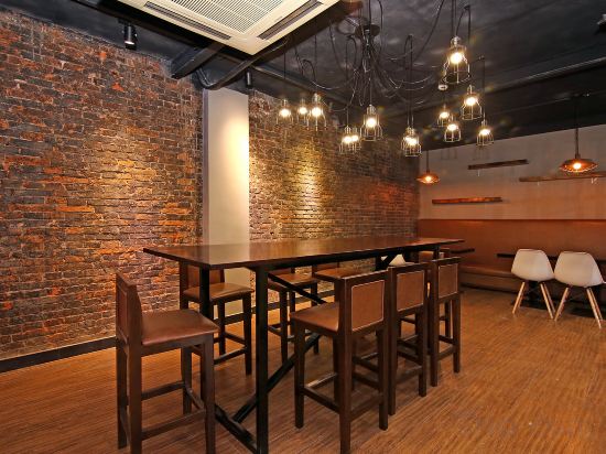 Фото Fish Inn Shanghai East Nanjing Road