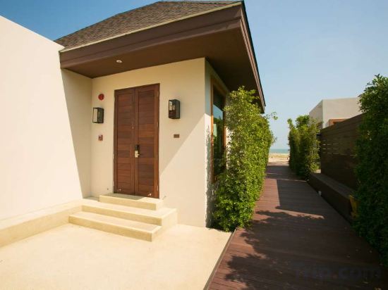 Фото Triple Tree Beach Resort