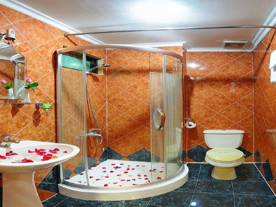 Фото Little Brick Saigon Hotel