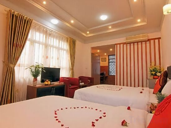 Фото Urban Alley Hotel