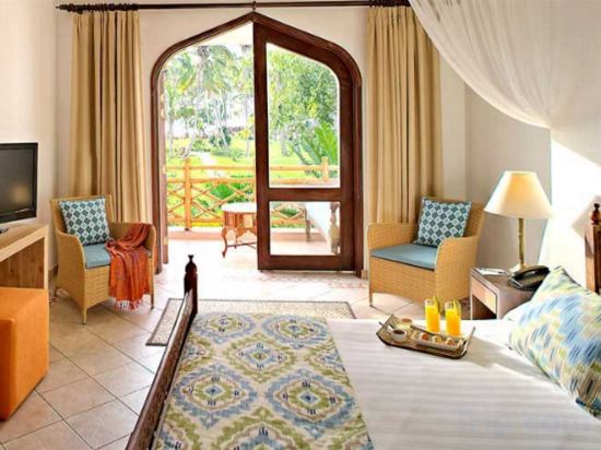 Фото Bluebay Beach Resort & SPA