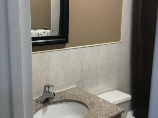 Фото Americas Best Value Inn Avenel Woodbridge