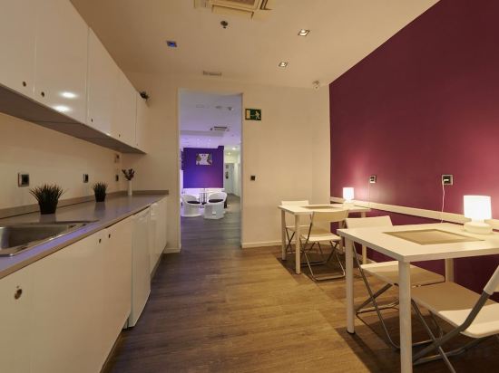 Фото Hostal Mayerling Centro