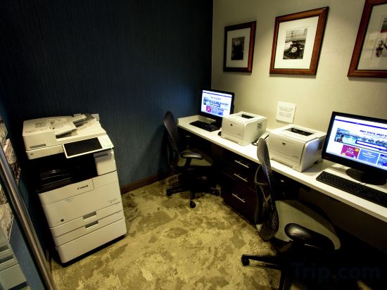 Фото Hilton Garden Inn New York/Staten Island