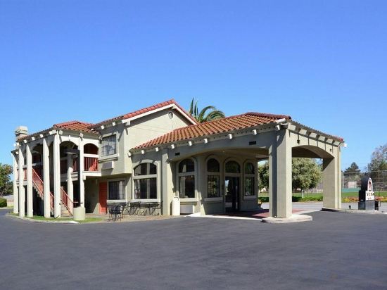 Фото SureStay Plus by Best Western Santa Clara Silicon Valley