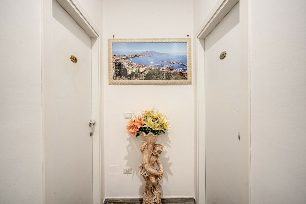 Фото Napoli's Gold Hotel