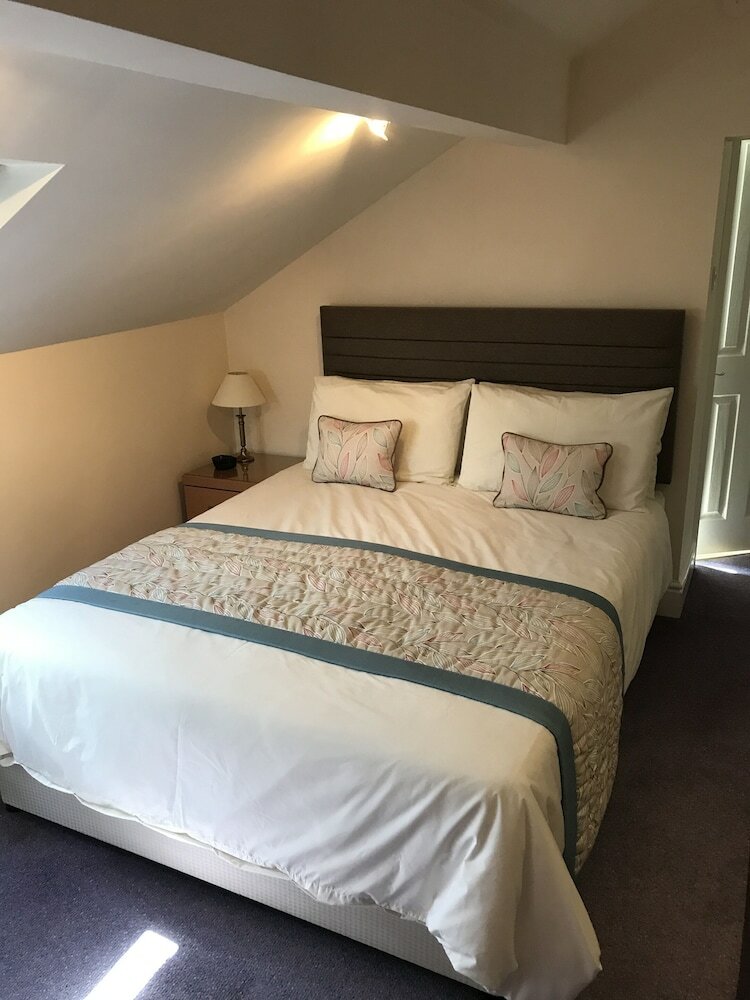 Фото Bowden Lodge Hotel