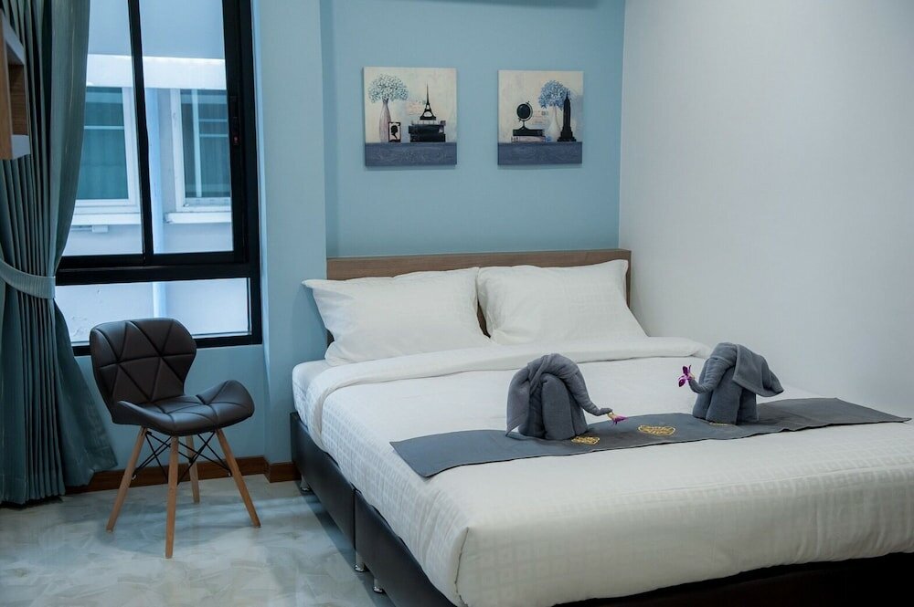 Фото The Moon Night Hotel