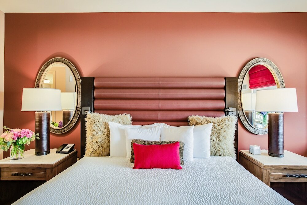 Фото Overton Hotel and Conference Center