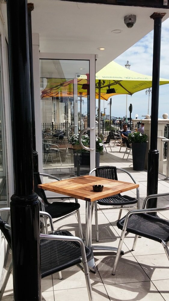 Фото Legends Hotel Brighton