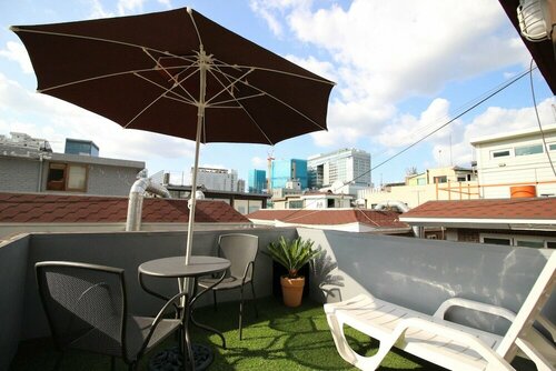 Внешний вид отеля Bunk Guest House - Hostel в Сеуле, фото 2