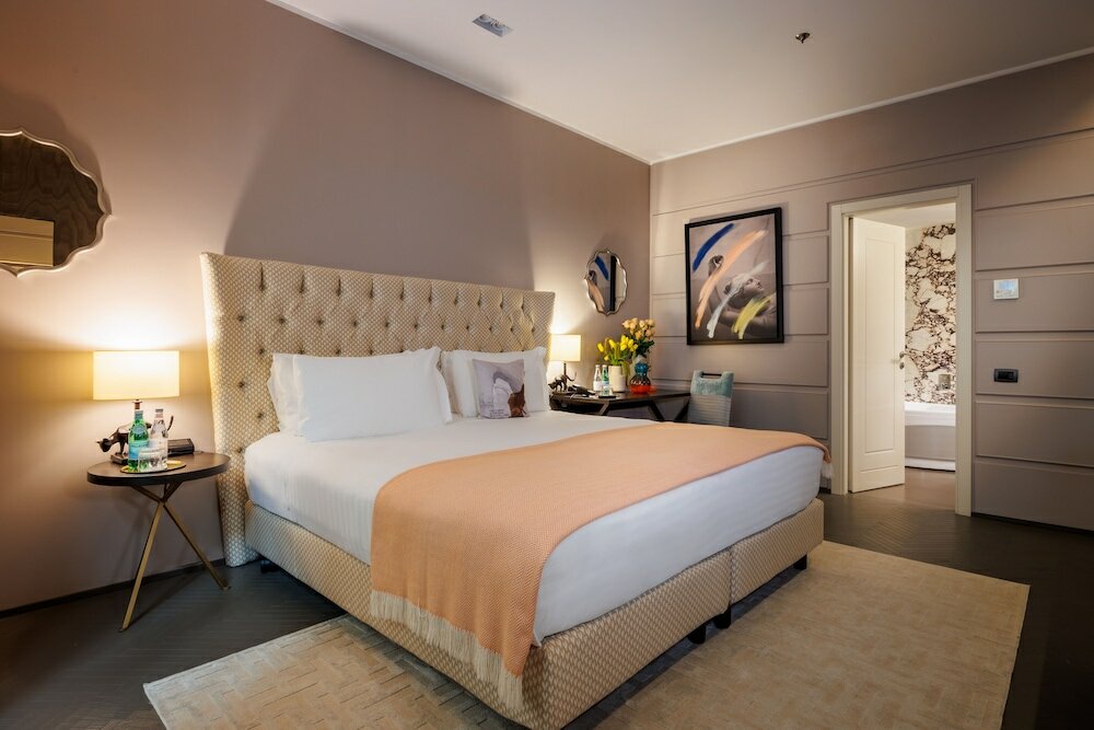 Фото Singer Palace Hotel