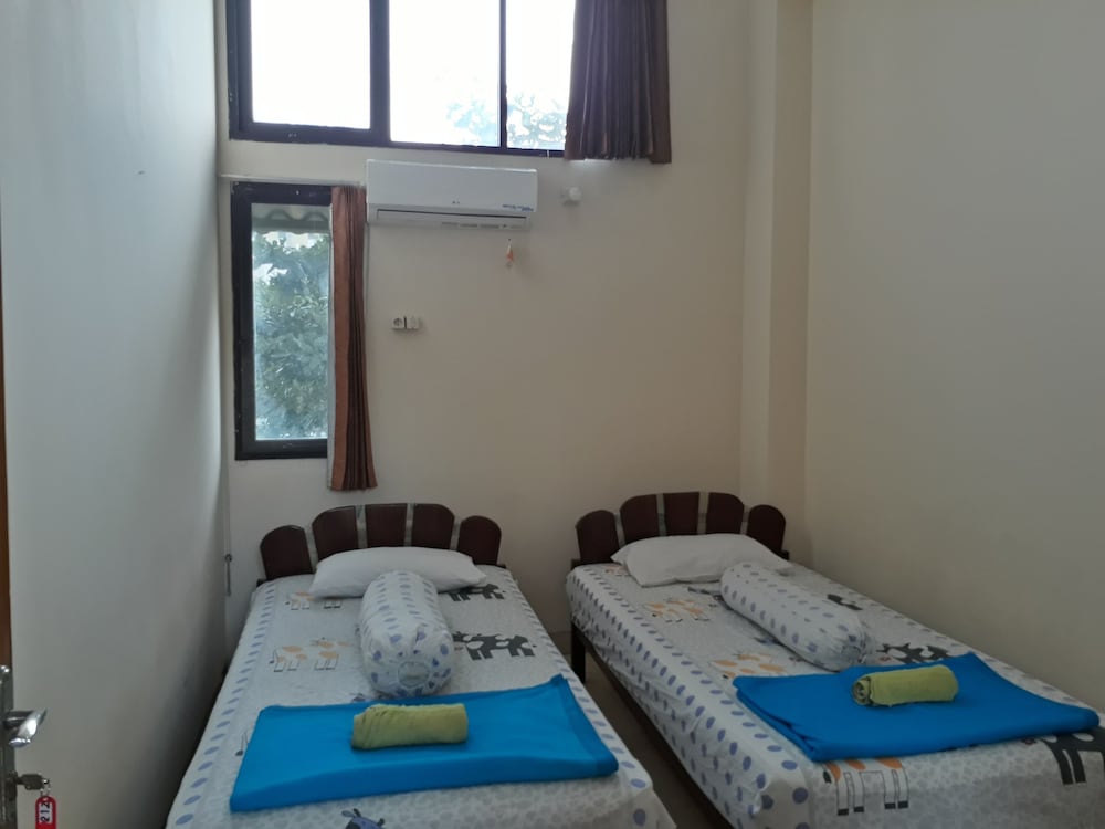Фото Imam Bonjol Hostel