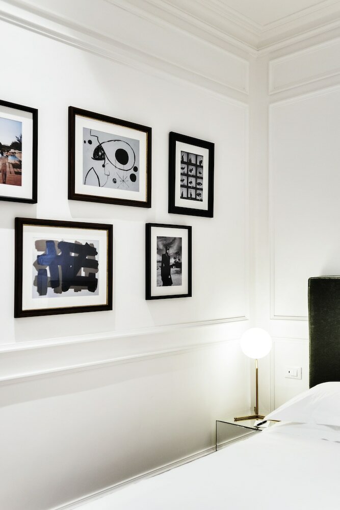 Фото The Shire Hotel