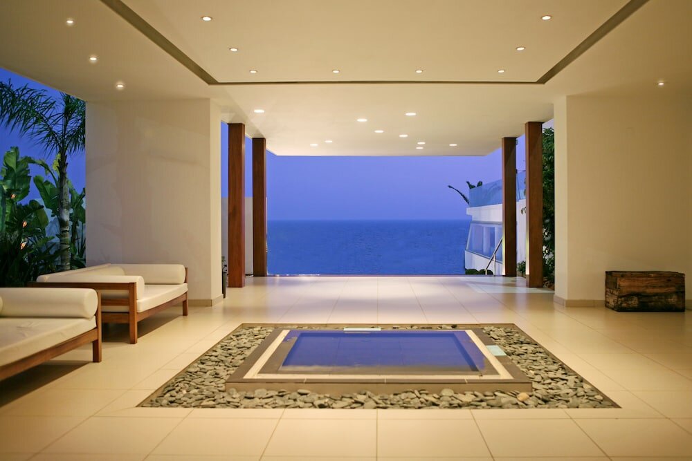 Фото Napa Mermaid Hotel & Suites